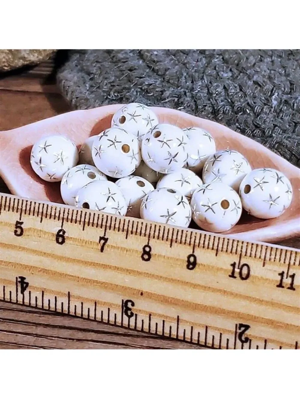10 Vintage Retro White Silver Stars 12mm Round Acrylic Shabby Chic Beads